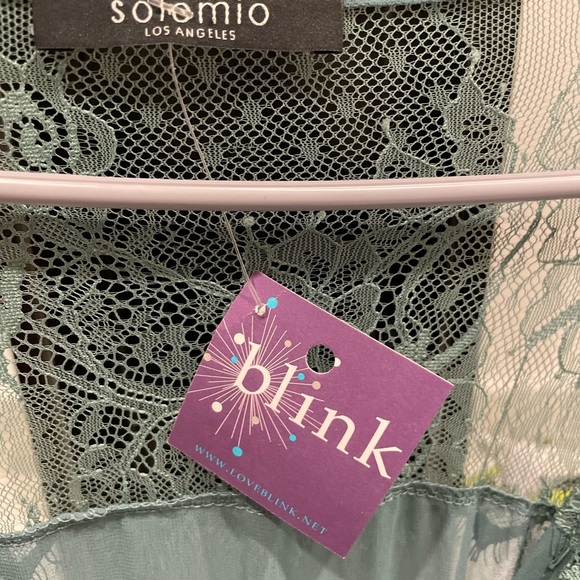 Solemio Sheer Teal
Blouse Tan Skirt NWT - Picture 6 of 6